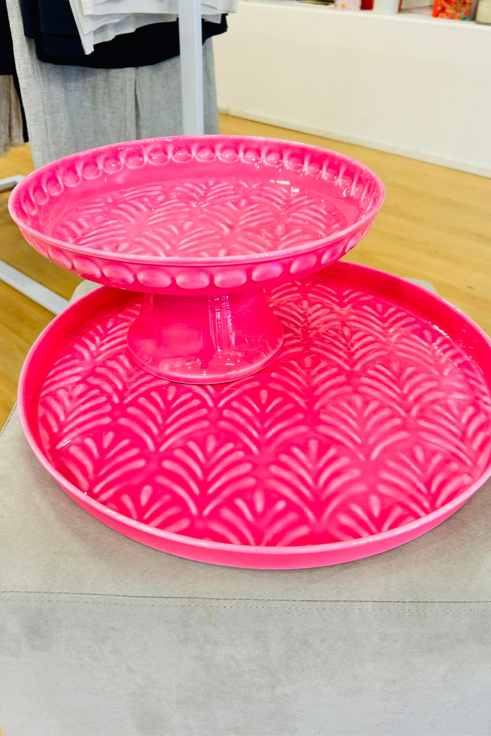 La Vie Plate/Cake Stand in 3 Colours